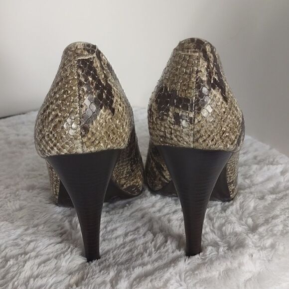 Gianni Bini Snakeskin Pumps - Picture 4 of 6